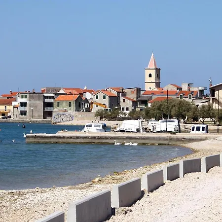 By The Sea Pirovac, Sibenik - 16095 *